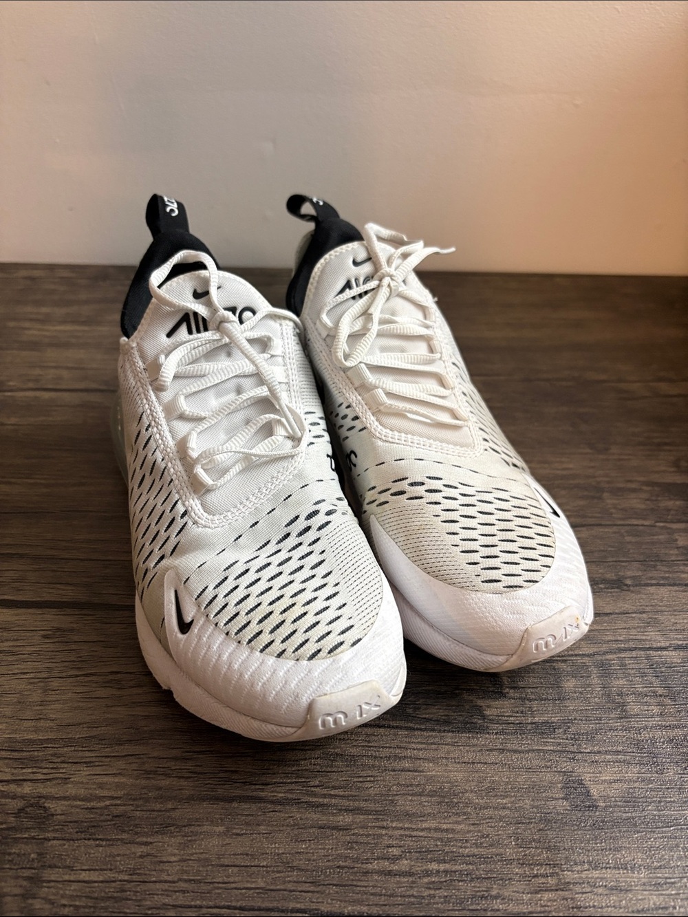 Nike White and Black Air Max 270
